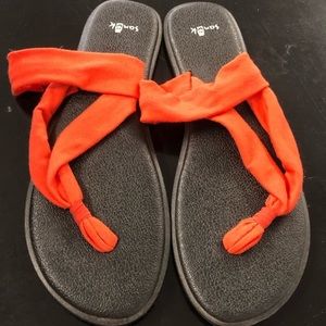 Orange Sanuks